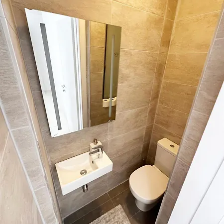 Upscale - Heart Of Paceville *