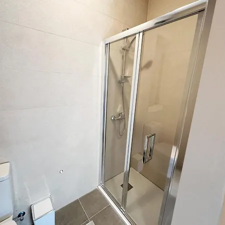 Upscale - Heart Of Paceville Сент Джулианс