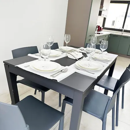 Апартаменты Upscale - Heart Of Paceville